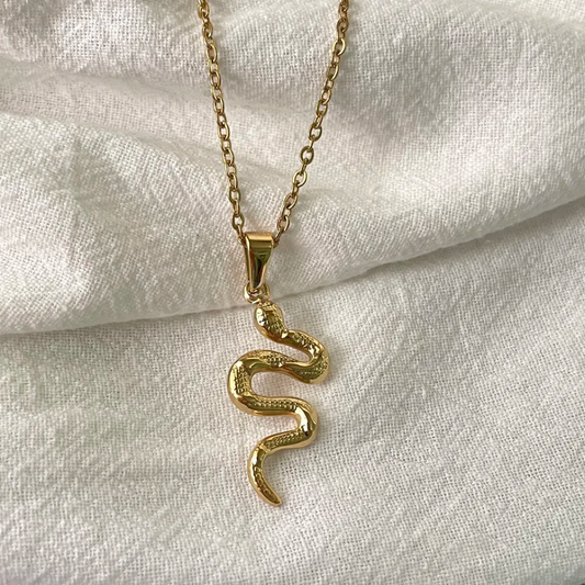 Diva snake necklace