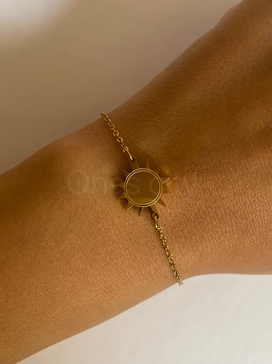 Dainty sun bracelet