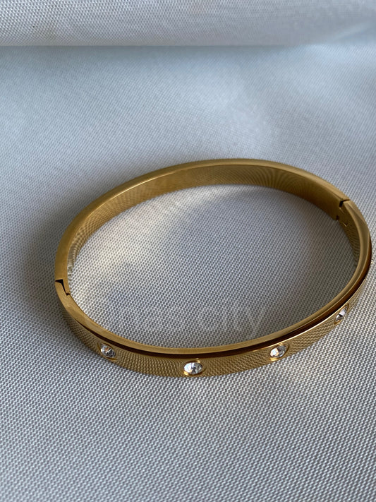 Diamond bangle bracelet