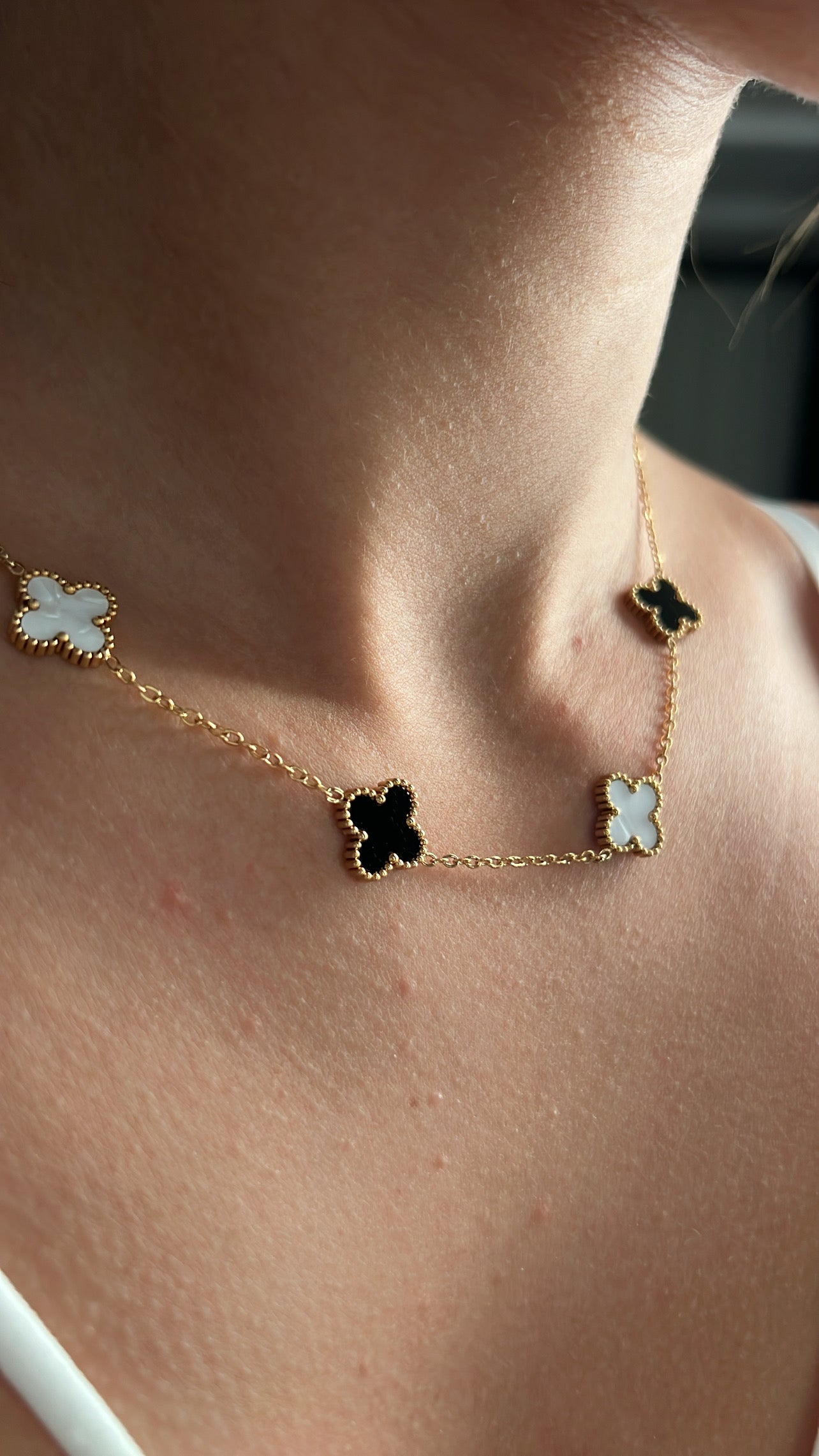 4 FLOWER CLOVER NECKLACE