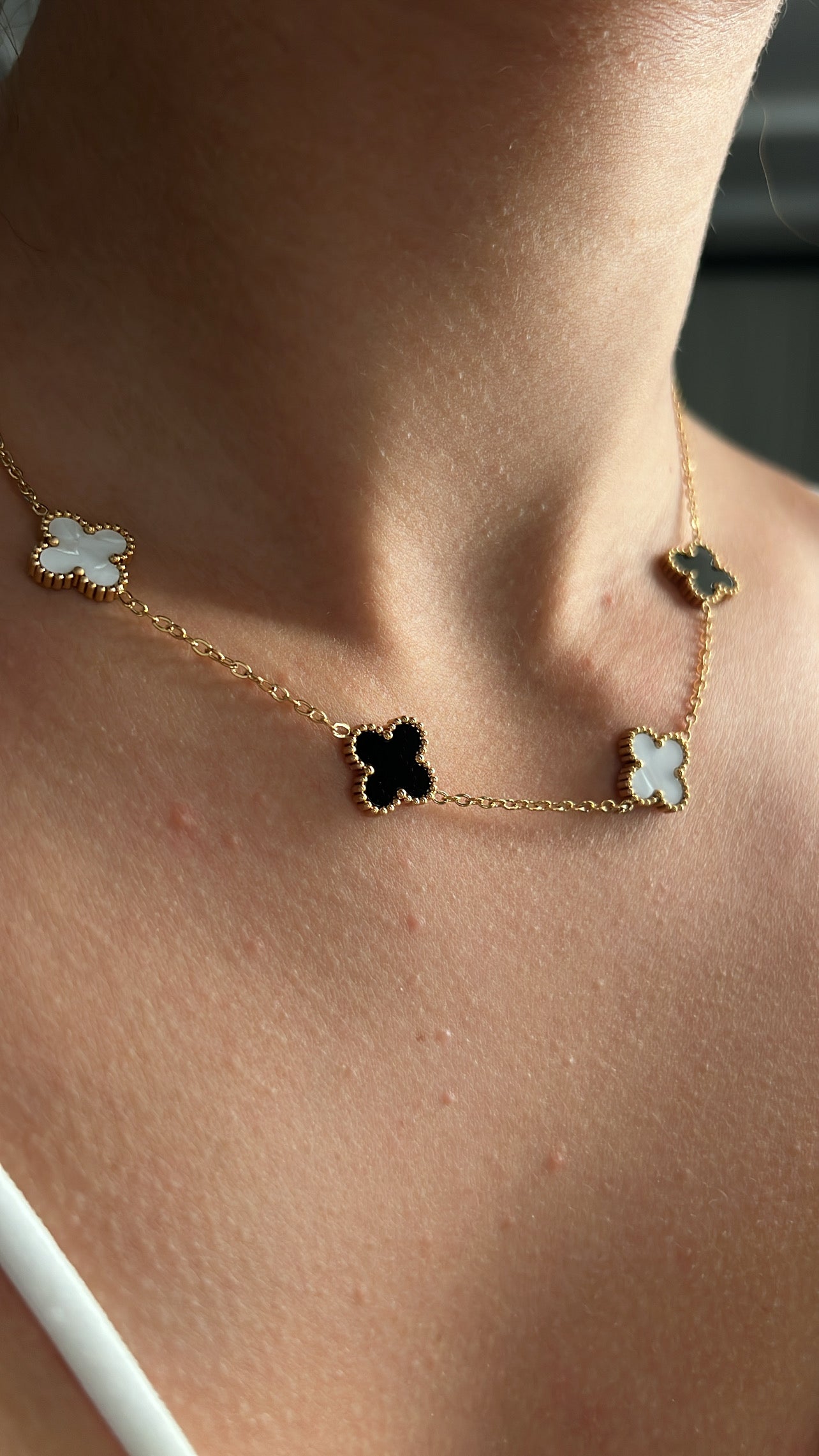 4 FLOWER CLOVER NECKLACE