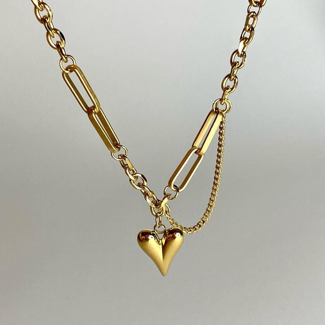 Elly heart necklace