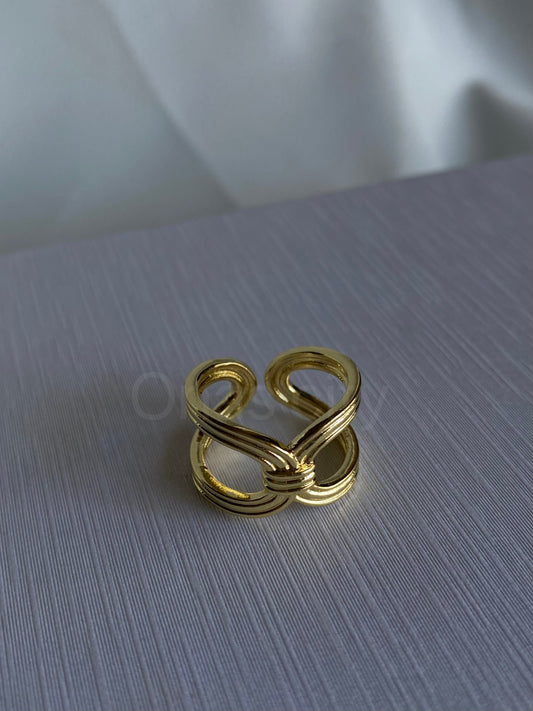 Llias knot ring ( free size )